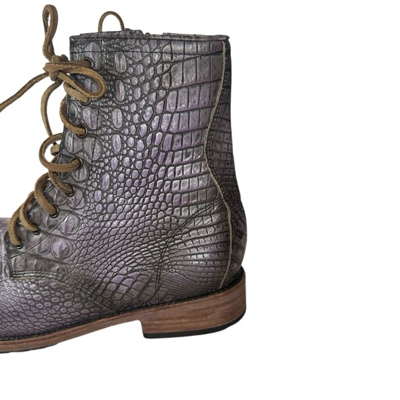 Freebird by Lace Up Manchester Lilac Croc Combat Boots Size 12 - Picture 6 of 12